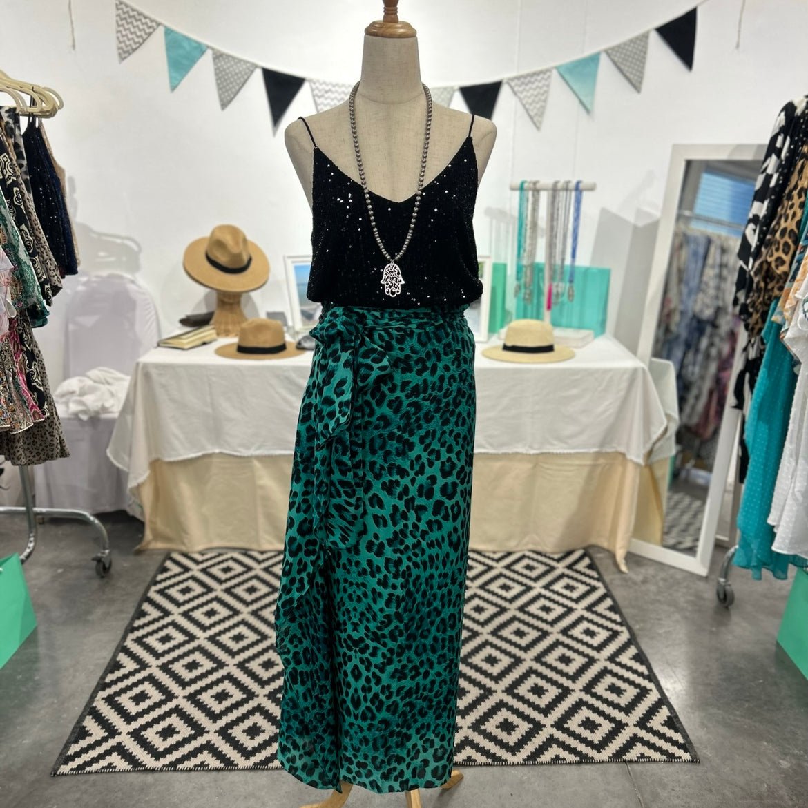 Wrap skirt emerald leopard