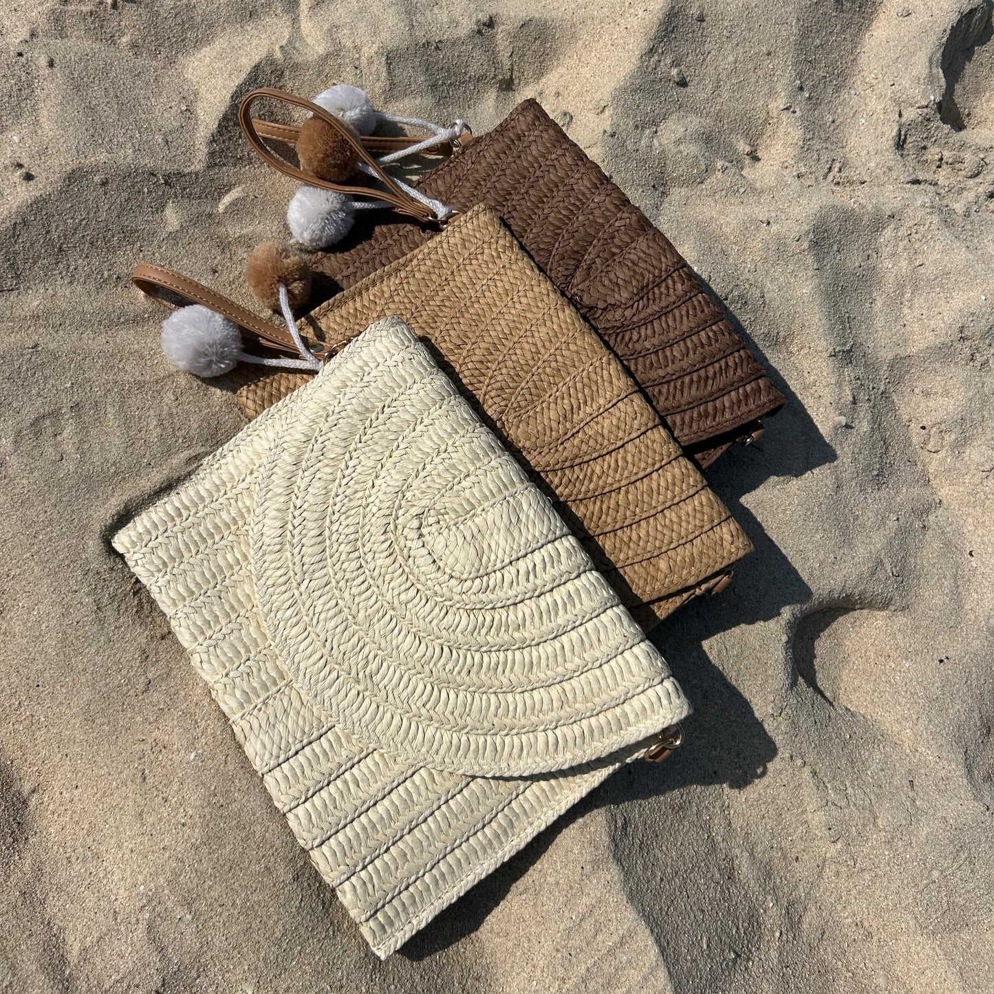 Straw Clutch Pom Pom