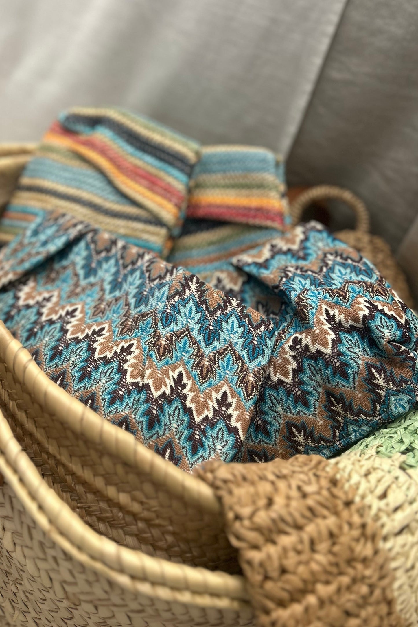 Woven fabric clutch bag