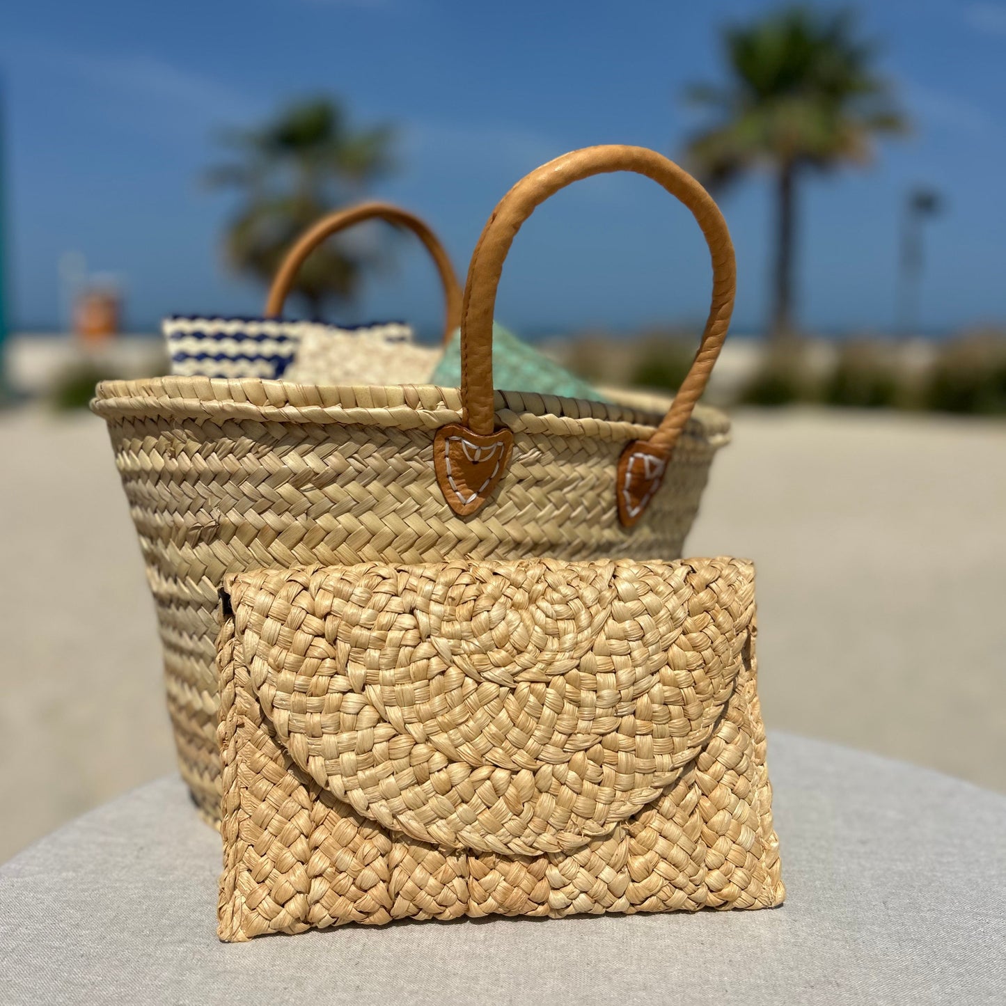 Woven straw clutch bag 
